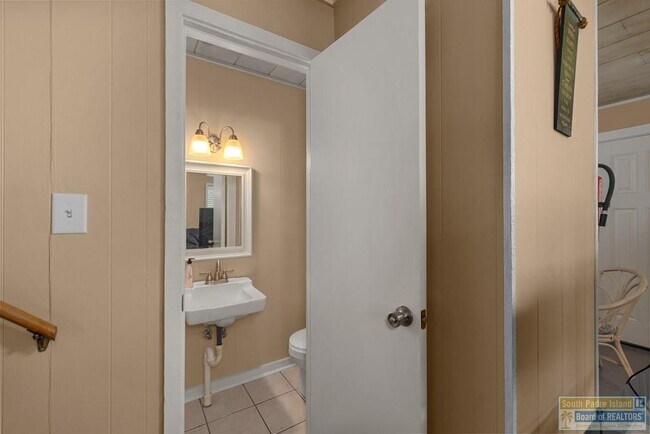 Building Photo - 2615 Gulf Blvd