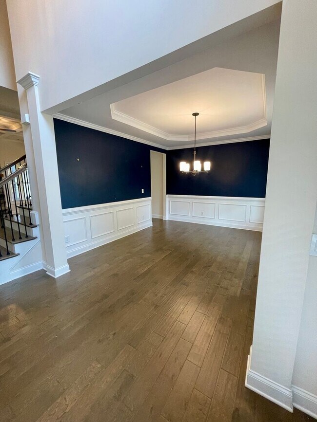 Building Photo - Gorgeous 4 bedroom 3.5 bath home in desira...