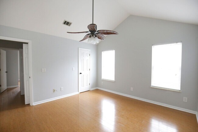 Building Photo - Available now. Beautiful fully renovated 3...