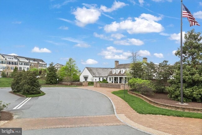 Building Photo - 1946 Greenbriar Hall Rd