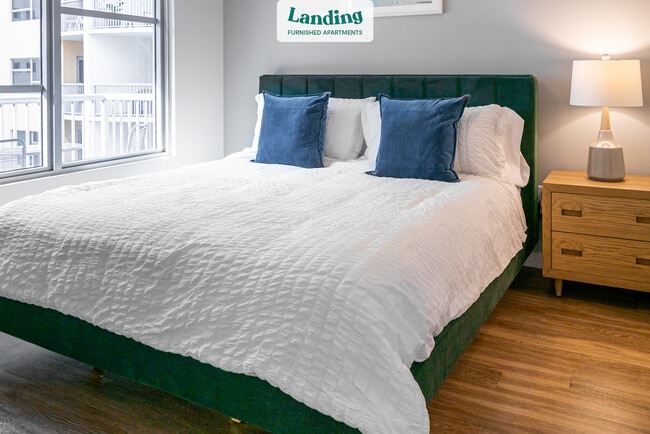 Building Photo - 151 7th St S