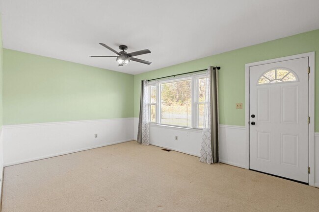 Building Photo - Charming 3 Bedrooms, 1.5 Bath Ranch Home Minutes From Lake Cooley