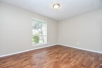 Building Photo - 16402 Espinosa Dr