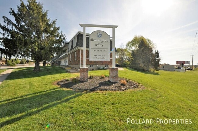 Building Photo - 1060 Arlington Way