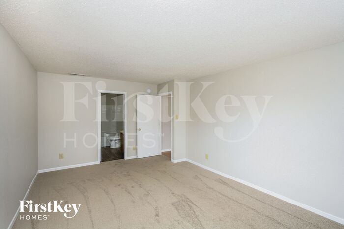 Building Photo - 915 Streamside Dr