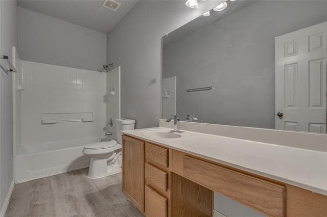 Building Photo - 601 Port Royale Way