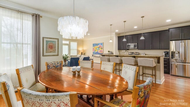 Building Photo - 203 W Summit St