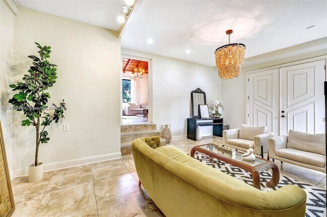 Building Photo - 991 NE 82nd St