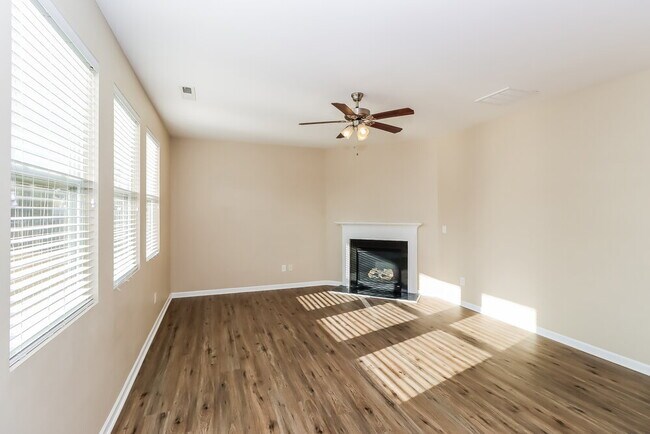 Building Photo - 1019 Yellow Bee Rd