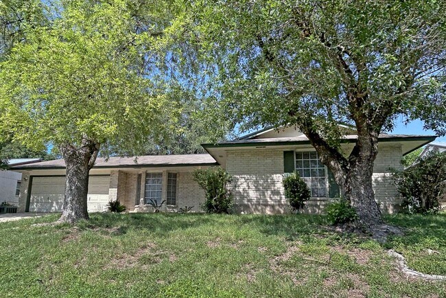 Building Photo - Charming 3-Bedroom Home in Sought-After Li...