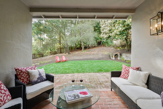 Building Photo - 3 El Gavilan Rd