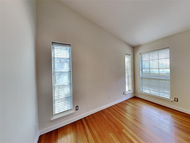 Building Photo - 4402 Buena Vista St