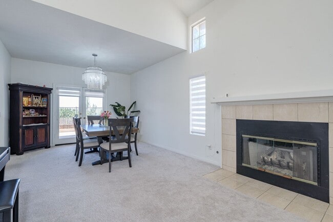 Building Photo - 1011 S Mountcrest Ct