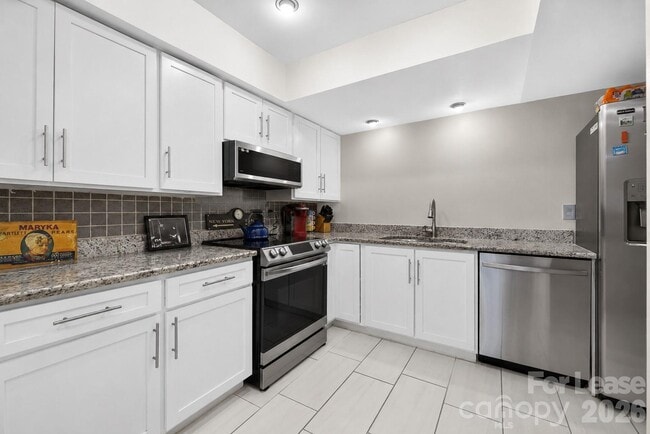 Building Photo - 185 Riverview Terrace
