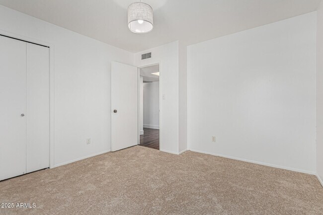 Building Photo - 6827 E Redfield Rd