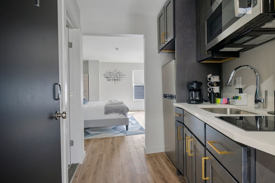 Building Photo - 89 Cottage St