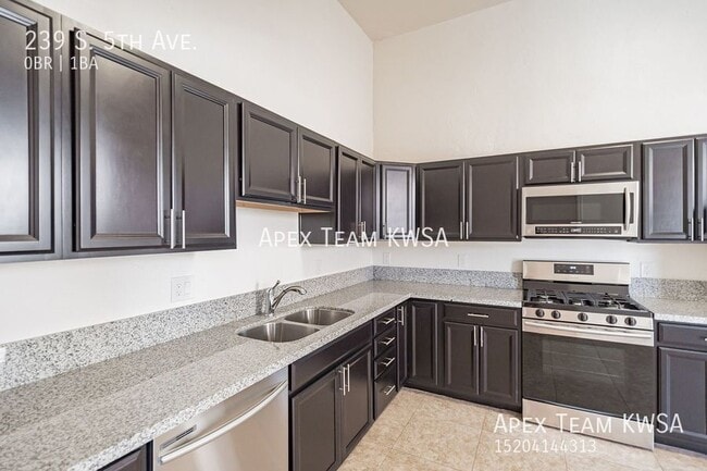 Primary Photo - 239 S 5th Ave