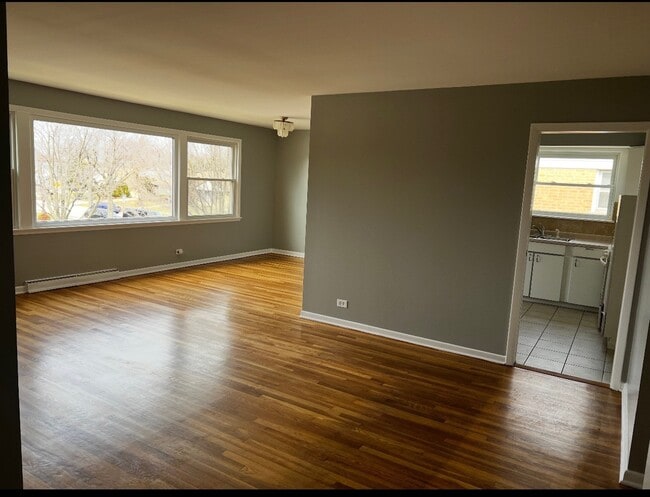 Primary Photo - 8939 N Wisner St