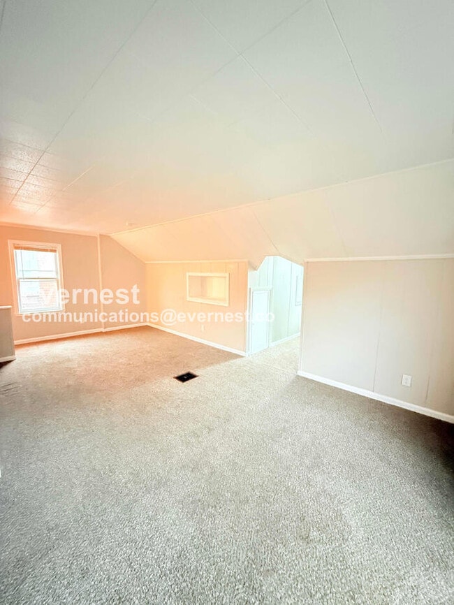 Building Photo - 11009 Roxbury St