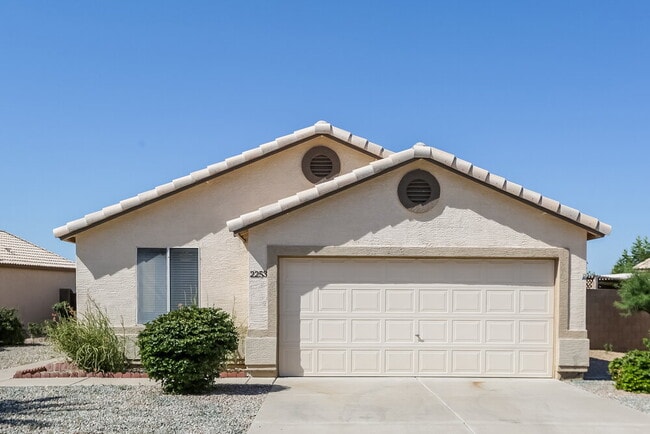 Primary Photo - 2253 W 20th Ave