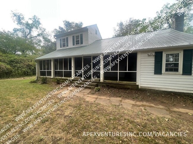 Building Photo - 3088 Hillsboro Rd