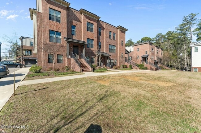 Building Photo - 12 Brownstone Ln