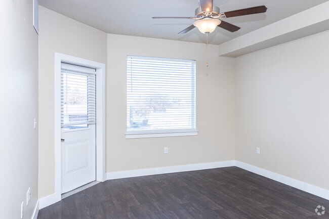 1BR, 1BA - 667SF - Living Room - Arden Place Apartments
