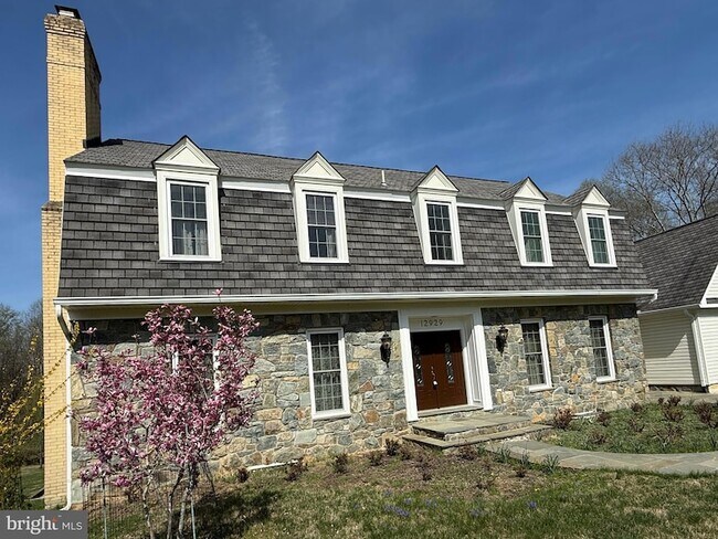 Building Photo - 12929 Esworthy Rd