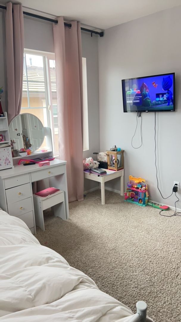 Building Photo - Beautiful 4 bedroom, 3 bath home nestled in the foothills of Fallbrook