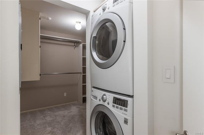 Building Photo - 1007 S Catalina Ave