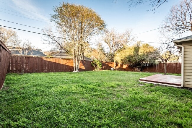 Building Photo - 6219 Penrose Ave