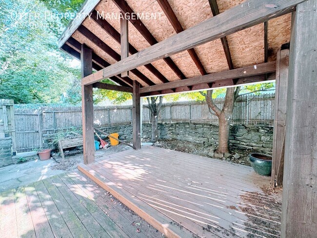 Building Photo - 6617 Quincy St