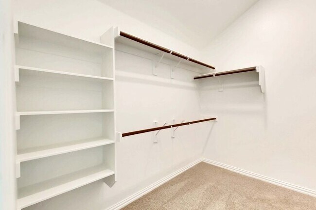 Building Photo - 271 Jefferson Dr