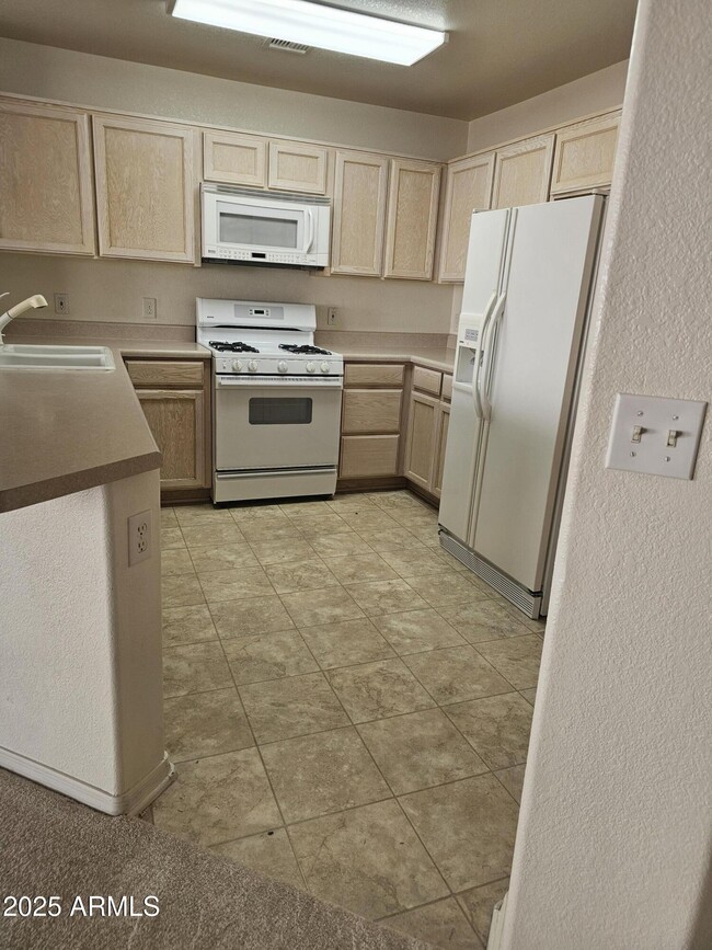 Building Photo - 2850 Glengarry Way