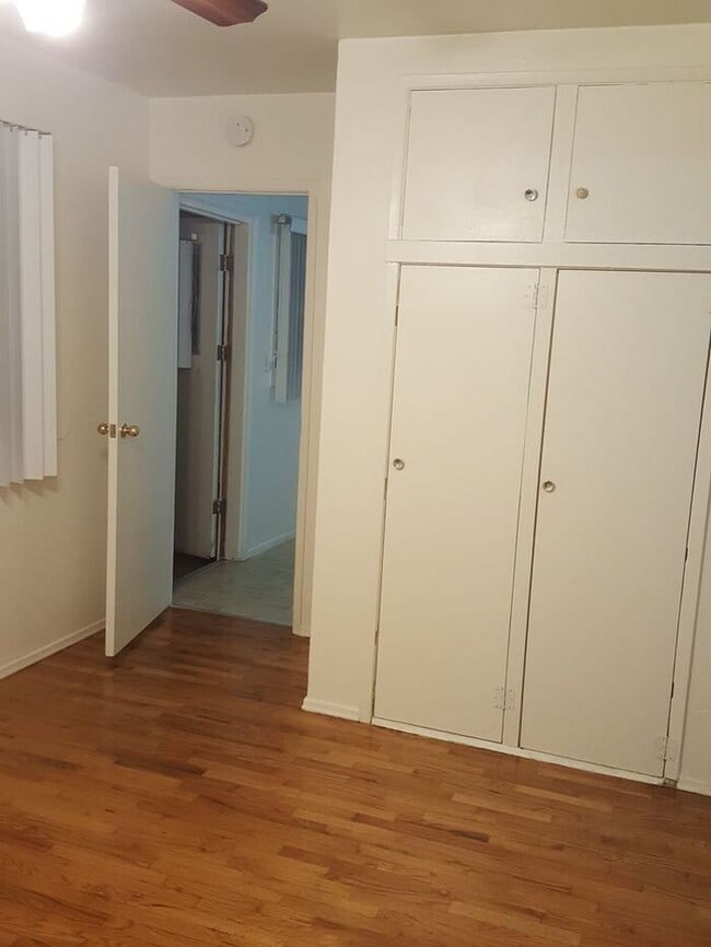 Building Photo - Charming duplex with garage in La Mesa!