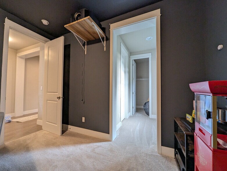 Room / Closet - 16324 131st St SE