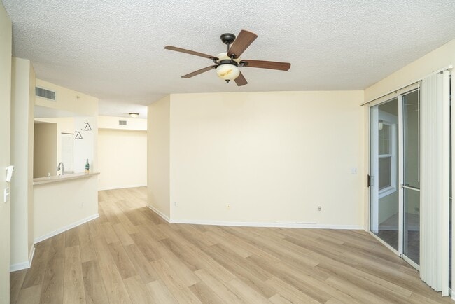 Building Photo - 4010 Grande Vista Blvd