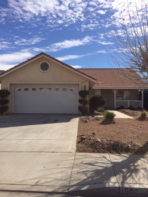 Building Photo - 3 BEDROOM, 2 BATH VICTORVILLE HOME. COMMUT...