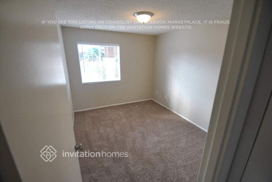 Building Photo - 3502 W Voltaire Ave