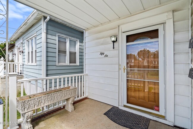 Building Photo - 56 Ford Ave