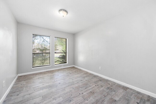 Building Photo - 14315 Swanfield Dr