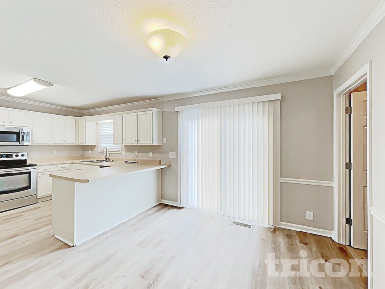 Building Photo - 5013 Claude Dr