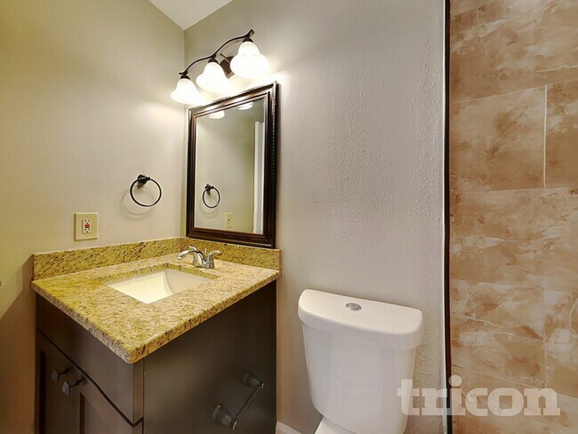 Building Photo - 1237 Edgerton Dr