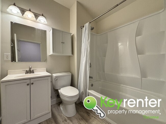 Building Photo - Newly Remodeled 2-Bedroom, 2-Bath Tacoma Home with Finished Basement, Large Backyard, and Detache...