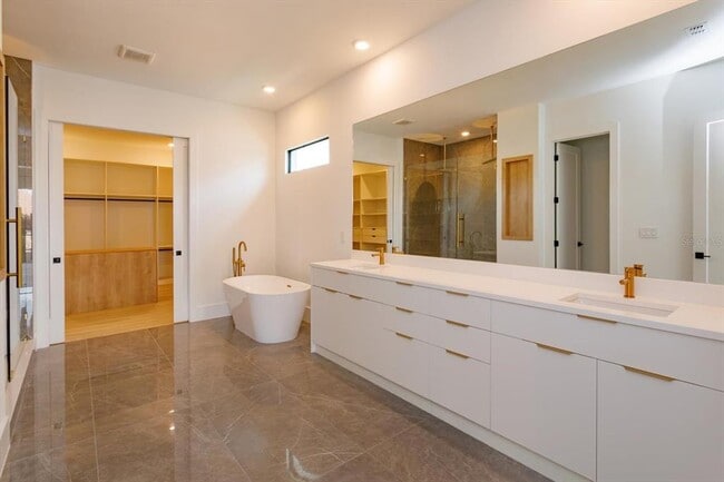 Building Photo - 16825 Bolsena Dr