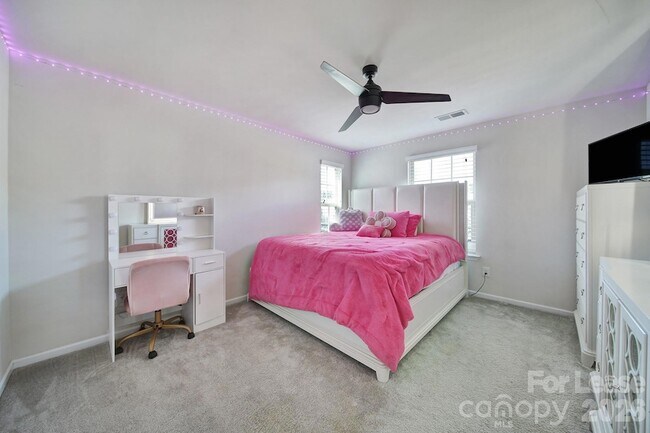 Building Photo - 6710 Carradale Way