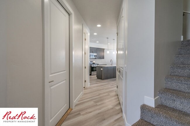 Building Photo - Hurricane Valley 3 Bedroom Townhome