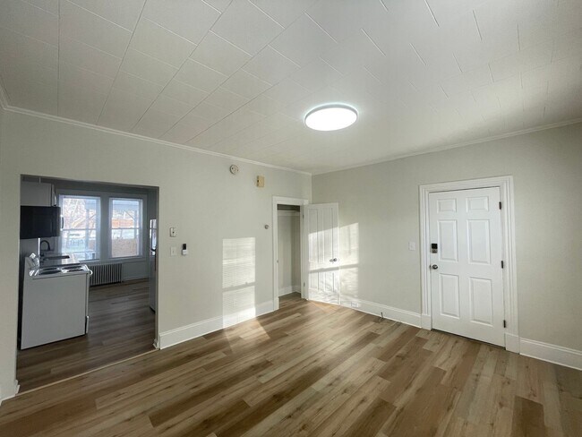 Building Photo - 69 6th St