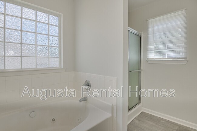 Building Photo - 409 Urial Dr
