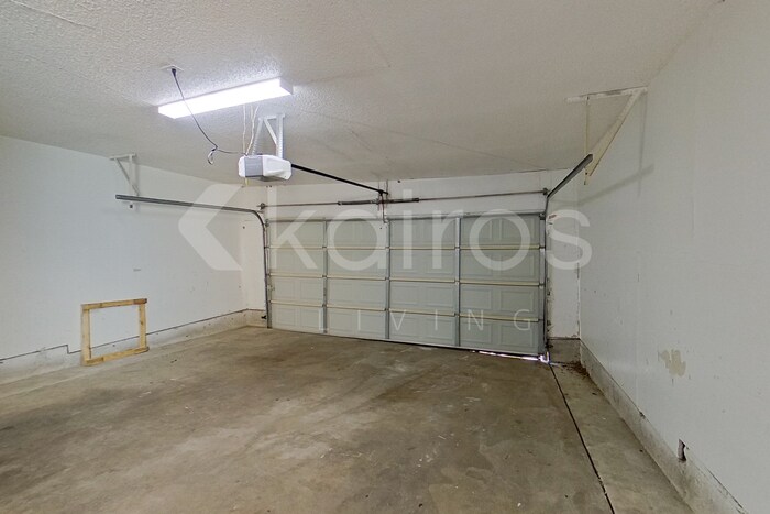 Building Photo - 2108 Woodnote Ln